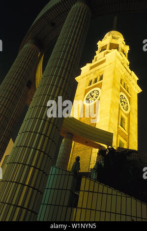 Uhrturm in der Nacht, Kowloon Hong Kong Stockfoto