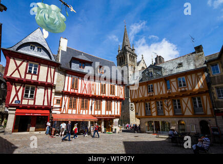 Dom und Fachwerkhäuser, das historische Zentrum, Vannes, im Département Morbihan, Bretagne, Frankreich, Europa Stockfoto