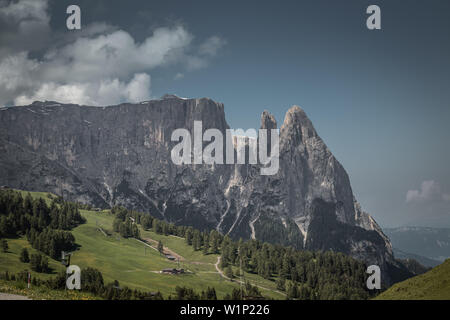 Seiser Alm, Blick auf den Schlern, Dolomiten an angesehen Compatsch Stockfoto