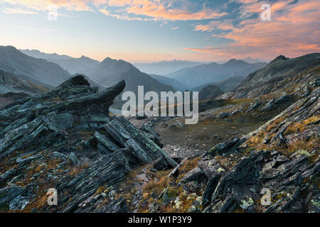 Blick vom Col de Fenêtre Richtung Italien, Wallis, Schweiz Stockfoto