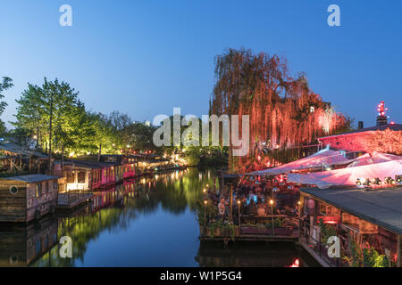 Clubs am Spree-Kanal, Freischwimmer, Club der Musik, Strandbar, Kreuzberg, Berlin Stockfoto