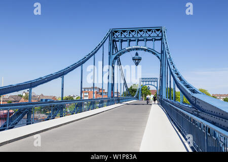 Brücke Kaiser-Wilhelm-Brücke in Wilhelmshaven, Ostfriesland, Friesland, Niedersachsen, Norddeutschland, Deutschland, Europa Stockfoto