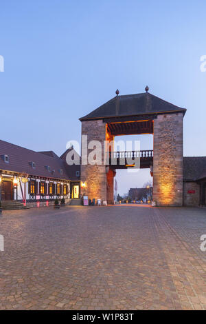 Deutsche Weinstraße Tor in Schweigen-Rechtenbach, Schweigen, Pfälzer Wald, Pfalz, Rheinland-Pfalz, Deutschland, Europa Stockfoto