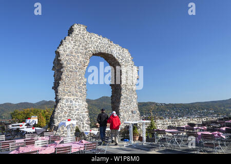 Restaurant Rolandsbogen, die Ruine der Burg Rolandseck in Rolandswerth, Remagen, Mittelrheintal, Nordrhein-Westfalen, Deutschland, Europa Stockfoto