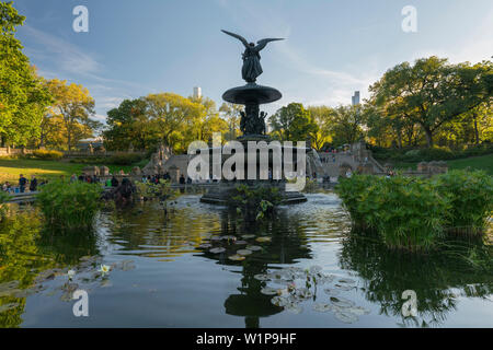 Cherry Hill Brunnen, Central Park, Manhattan, New York City, New York, USA Stockfoto