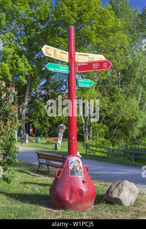 Wegweiser in Kloster, Insel Hiddensee, Ostsee, Mecklenburg-Vorpommern, Norddeutschland, Deutschland, Europa Stockfoto