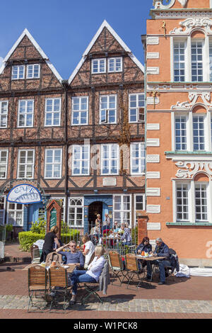 Alte Fachwerkhäuser in der historischen Altstadt von Wasser West, Hansestadt Stade, Altes Land, Niedersachsen, Norddeutschland, Deutschland, Europa Stockfoto