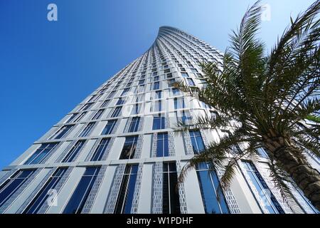 Architektur, Skysraper, Cayan Tower, Dubai Marina, Dubai, VAE, Vereinigte Arabische Emirate Stockfoto