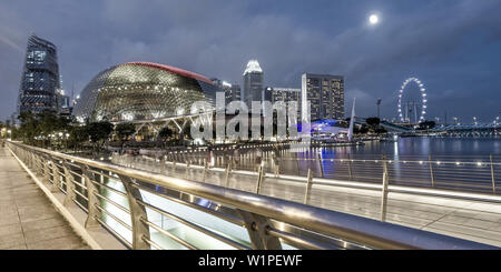 Esplanade Entertainment Center, Skyline, Riesenrad, Marina Bay, Singapore, Singapur, südlichsten Asien Stockfoto
