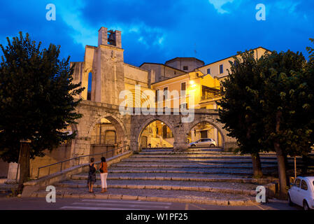 Sulmona im Herzen der Peligno Täler ist eine der schönsten Städte der Region Abruzzen Stockfoto