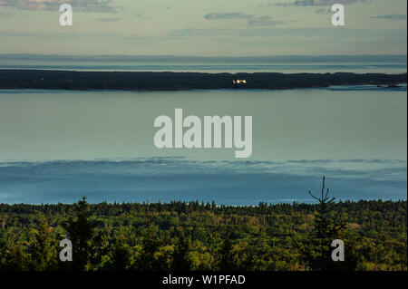 Blick vom Tafelberg, auf Schloss Läckö in Kinnekulle Nationalpark - zwischen Linköping und Halmstad, Vänernsee, Schweden Stockfoto