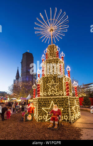 Weihnachtsmarkt an der Gedächtniskirche, Breitscheidplatz, Berlin, Deutschland Stockfoto