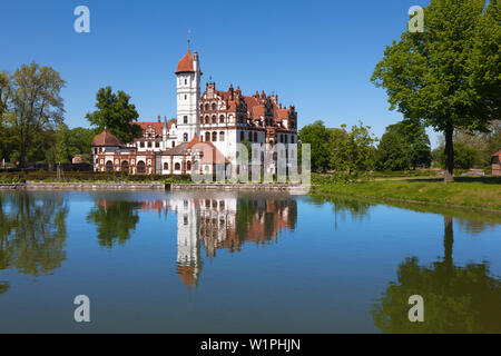 Basedow schloss, Mueritz-Elde-Wasserstrasse, Mecklenburgische Seenplatte, Mecklenburg-Vorpommern, Deutschland Stockfoto