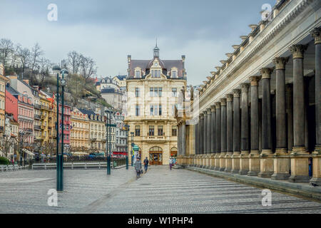 Der Tschechischen Republik. Karlovy Vary. Brücke über den Fluss Tepla. Stockfoto