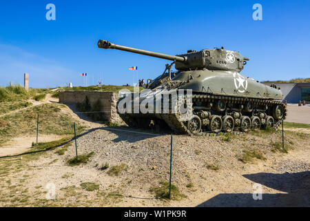 Weltkrieg zwei amerikanische Sherman M4C-2 Cannon Ball Tank am Utah Beach Museum, D-Day Memorial, Sainte-Marie-Du-Mont, Normandie, Frankreich. Stockfoto