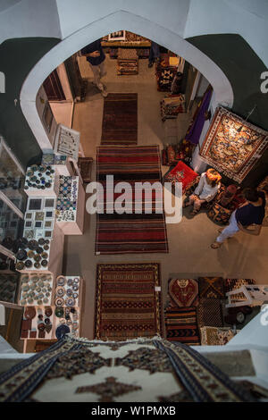 Persische Teppiche im Basar, Kashan, Iran, Asien Stockfoto