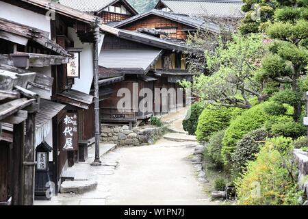 TSUMAGO, JAPAN - 2. Mai 2012: Altstadt von tsumago. Tsumago-juku war eine historische Post Stadt berühmten nakasendo Kiso Valley Trail zwischen Kyoto und Edo. Stockfoto