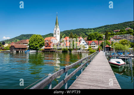 Dorf mit Kirche vom Bodensee, Corpus Christi, Fronleichnam, Sipplingen, Bodensee, Baden-Württemberg, Deutschland, Europa Stockfoto