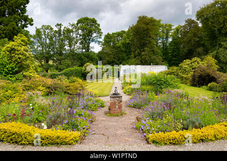 Ummauerten Garten bei NTS Geilston Garten in Cardross, Argyll und Bute, Schottland, Großbritannien Stockfoto