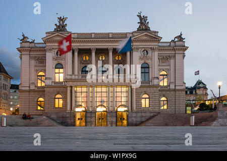 Oper, Sechselaeuten Square, Zürich, Schweiz, Europa Stockfoto