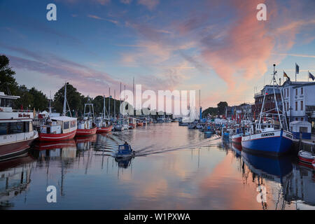 Morgen am Alten Strom in Warnemünde, Ostseekueste, Mecklenburg Vorpommern, Deutschland Stockfoto