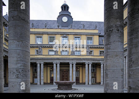 Hof der Hauptsitz der Münchener Rück, Koeniginstrasse, Schwabing, München, Oberbayern, Bayern, Deutschland Stockfoto