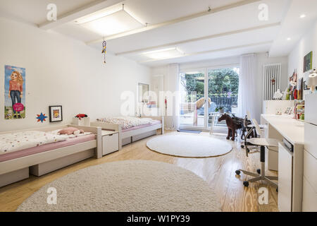 Kinderzimmer in einem modern eingerichteten Jugendstil Wohnung in Hamburg,Deutschland, Europa Stockfoto