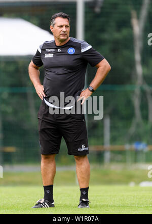 Trainer Alois Schwartz (KSC). GES/fussball/2. Bundesliga: Trainingslager des Karlsruher Sport Club in Waidring, 03.07.2019 Fußball: 2. Liga: Trainingslager Karlsruher SC, Waidring, Österreich, Juli 3, 2019 | Verwendung weltweit Stockfoto