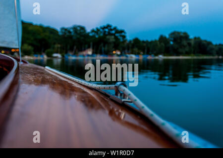 Blick von der Yacht an den Ammersee Küste, Ammersee See, Bayern, Deutschland, Europa Stockfoto