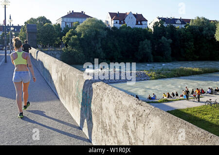 Wittelsbacher Brücke und Isar, Glockenbach Viertel, München, Oberbayern, Bayern, Deutschland Stockfoto