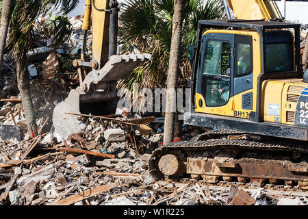 Ein altes Gebäude wird abgerissen Stockfoto