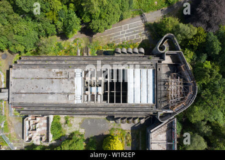 Erhöhten Blick auf die Ruine des ehemaligen St. Peter's Seminar in Cardross, Argyll und Bute, Schottland, Großbritannien. Besoldungsgruppe A aufgeführt, Architekt Gillespie Kidd & Stockfoto