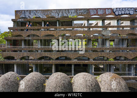 Erhöhten Blick auf die Ruine des ehemaligen St. Peter's Seminar in Cardross, Argyll und Bute, Schottland, Großbritannien. Besoldungsgruppe A aufgeführt, Architekt Gillespie Kidd & Stockfoto