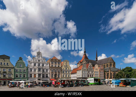 Neuer Markt, Markt, St Marys Kirche, Marienkirche, Rostock, Mecklenburg-Vorpommern, Deutschland Stockfoto