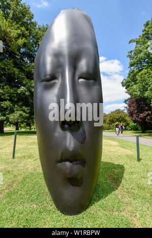 London, Großbritannien. Vom 3. Juli 2019. "Laura Asia's Dream', 2018, von Jaume Plensa. Fries Skulptur öffnet im Regent's Park, London's größte freie Anzeige der freien Kunst Werke von 23 internationalen Künstlern ausgestellt sind vom 3. Juli bis 6. Oktober 2019. Credit: Stephen Chung/Alamy leben Nachrichten Stockfoto