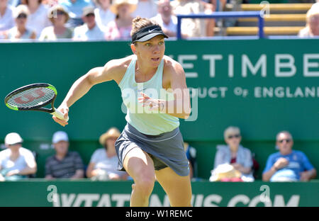 Simona Halep (Rom) spielen auf dem Center Court im Nature Valley International, Devonshire Park, Eastbourne, Großbritannien. 27. Juni 2019 Stockfoto