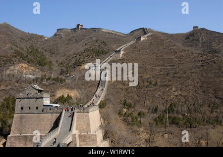 Die Große Mauer in China. Einen malerischen Blick auf den Abschnitt der Großen Mauer bei Juyongguan. Chinesische Mauer in der Nähe von Beijing. Die große Mauer von China Juyongguan Stockfoto