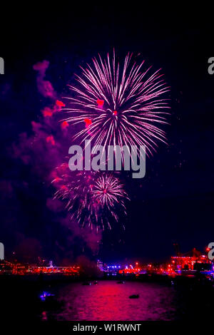 Canada Day Feuerwerk, Burrard Inlet, Vancouver, British Columbia, Kanada Stockfoto