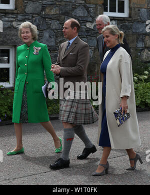 Der Graf und die Gräfin von Forfar, als sie Besuch Glenfiddich Whisky Distillery in Dufftown. PRESS ASSOCIATION Foto. Bild Datum: Montag Juli 1, 2019. Prinz Edward und seine Frau, Sophie, erhielt den Titel auf seinem 55. Geburtstag in diesem Jahr. Siehe PA Geschichte ROYAL Wessex. Photo Credit: Andrew Milligan/PA-Kabel Stockfoto