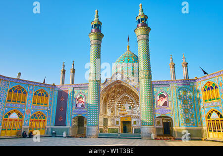 ARAN-O-BIDGOL, IRAN - Oktober 23, 2017: Imamzadeh Helal Ali heiligen Schrein verfügt über herausragende Architektur mit traditionellen islamischen Muster der Kachel, Fin Stockfoto