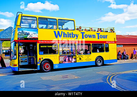 Whitby Stadt Tour Bus, Whitby, North Yorkshire, England Stockfoto