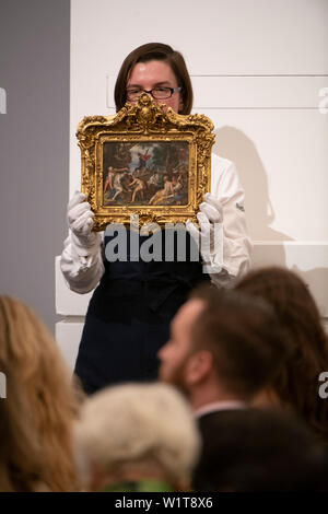 Sotheby's, London, Großbritannien. 3. Juli 2019. Im Sommer Alte Meister Abend Verkauf bietet Gemälde aus dem 14. - 19. Jahrhundert, die von vielen der wichtigsten Maler der westlichen Kunst Bild: Joachim Wtewael Antonisz, "Diana und Actaeon" für £ 4,6 Mio. verkauft - Eine kleine Arbeit für den persönlichen Genuss durch die wichtigsten Künstler der mythologischen Kabinett auf Kupfer in den Niederlanden gemalt. Credit: Malcolm Park/Alamy Leben Nachrichten. Stockfoto