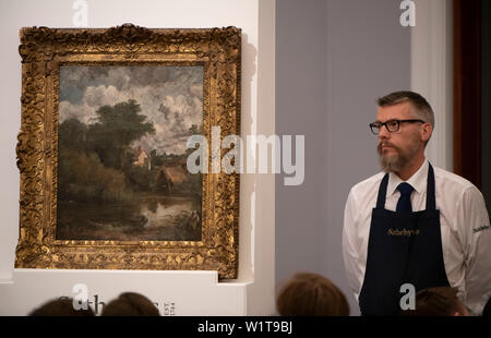 Sotheby's, London, Großbritannien. 3. Juli 2019. Im Sommer Alte Meister Abend Verkauf bietet Gemälde aus dem 14. - 19. Jahrhundert, die von vielen der wichtigsten Maler der westlichen Kunst. zu den Highlights gehören ein Meisterwerk von jedem der größte der britischen Landschaft Maler - Turner, Constable und Gainsborough - und außergewöhnliche Werke vom Barock von Ribera und die aussergewöhnlich seltene Johann Liss. Bild: John ConstableR.A., Studie für die weißen Pferd. Credit: Malcolm Park/Alamy Leben Nachrichten. Stockfoto