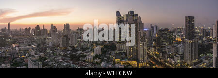 Skyline, Ansicht von Zoom Bar, Anantara Sathorn, Bangkok, Thailand Stockfoto