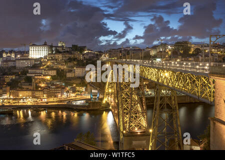 Dom Luis I Brücke über den Fluss Douro, Porto, Portugal Stockfoto