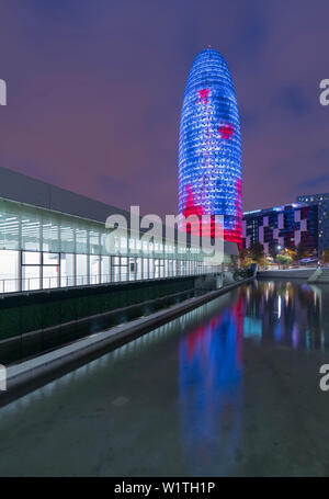Museu Del Disseny Barcelona, Torre Agbar, Barcelona, Katalonien, Spanien Stockfoto