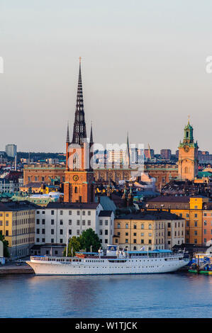 Blick von Soedermalm Riddarholmkyrkan Skinnerviksparken auf Kirche, Stockholm, Schweden Stockfoto