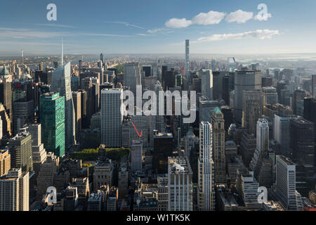Blick vom Empire State Building auf die Upper Manhattan, Manhattan, New York City, New York, USA Stockfoto
