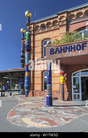 Bahnhof von Hundertwasser in der Hansestadt Uelzen, Niedersachsen, Norddeutschland, Deutschland, Europa Stockfoto