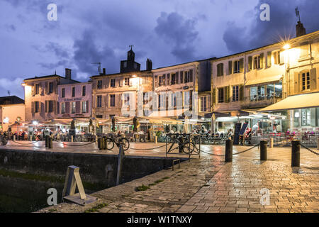 Hafen von La Flotte, Restaurants, Ile de Re, Nouvelle-Aquitaine, Französisch westcoast, Frankreich Stockfoto